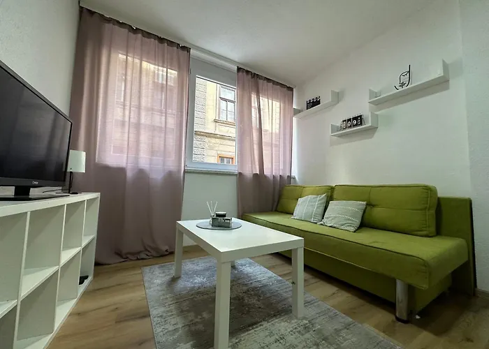 Cozy Downtown Guesthouse